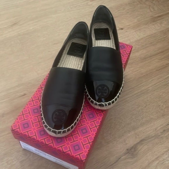 Tory Burch
Women's Leather Color Block Espadrille Flats - Picture 1 of 10
